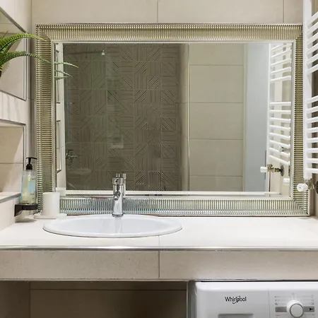Liberty By Halu! - Spacious 3Bd In Thessaloniki Center